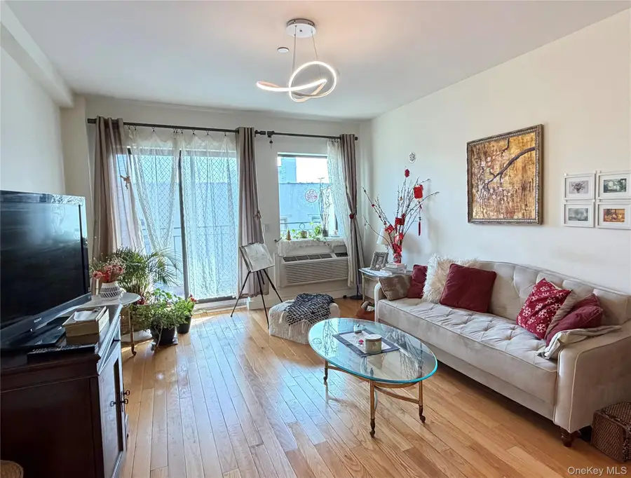 31-35 31st Street #516, Astoria, NY 11106 - #3