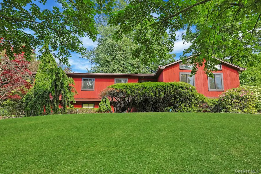 8 Sasson Terrace, Valley Cottage, NY 10989 - #2