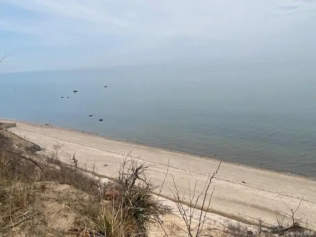 31 Glen Drive, Sound Beach, NY 11789 - #3