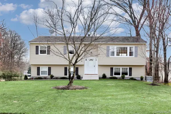 74 Minuteman Circle, Orangeburg, NY 10962