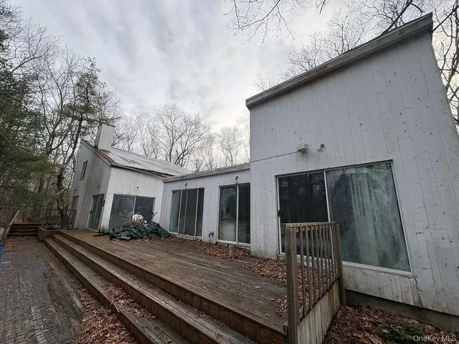 22 N Quarter Road, Westhampton, NY 11977 - #2