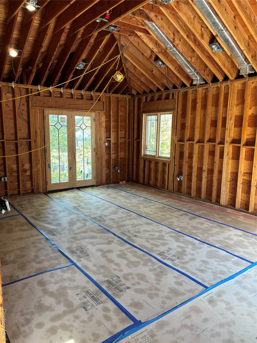 254-04 W End Drive, Little Neck, NY 11362 - #3