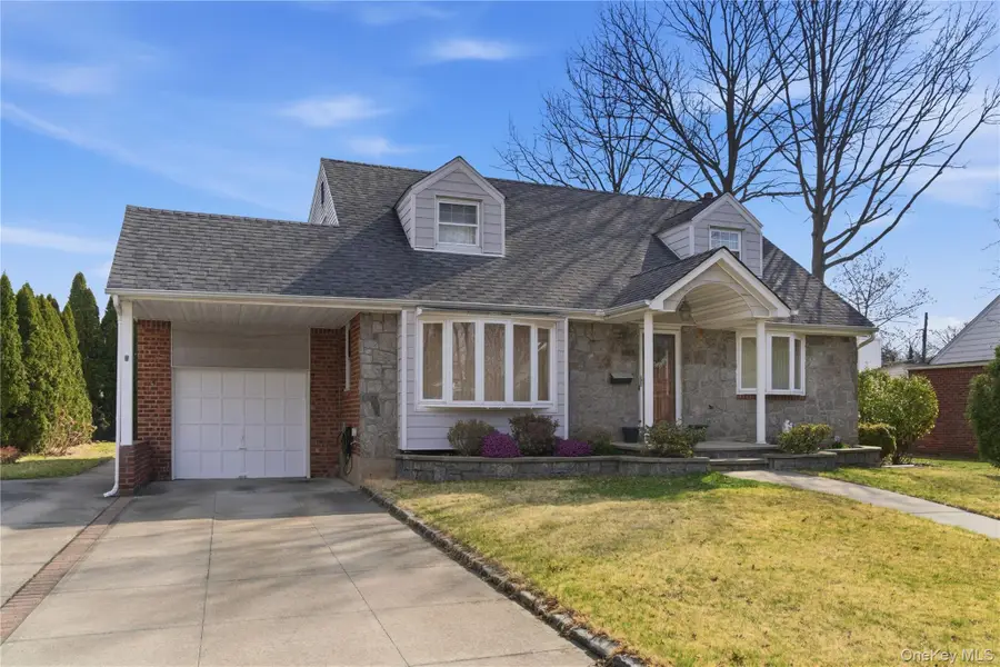 119 Woodoak Drive, Westbury, NY 11590 - #2