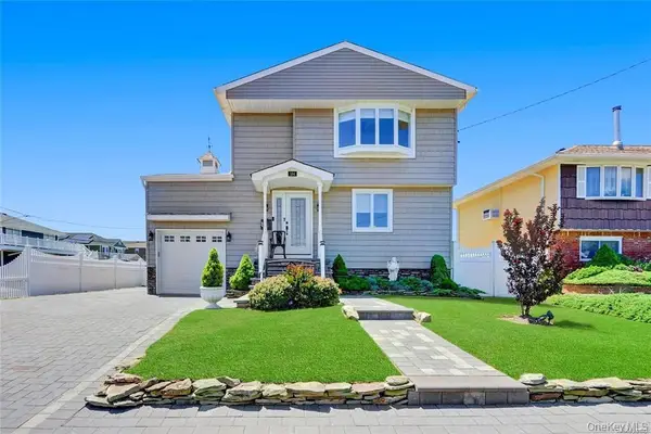 184 Inlet Drive, Lindenhurst, NY 11757