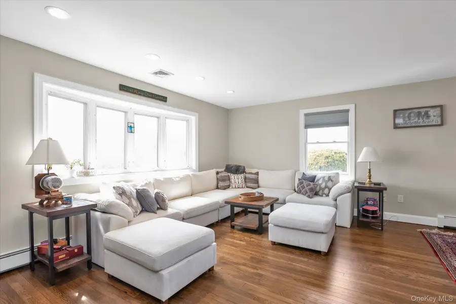 35 Lee Avenue, Babylon, NY 11702 - #3