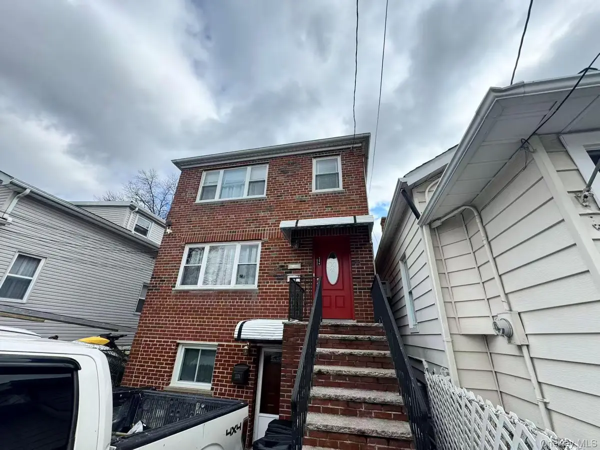 1374 Gillespie Avenue, Bronx, NY 10461 - #1