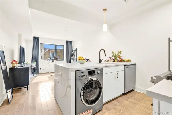 31-41 29th Street #3B, Astoria, NY 11106