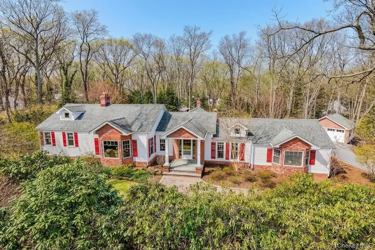 150 Quaker Path, Setauket, NY 11733 - #1