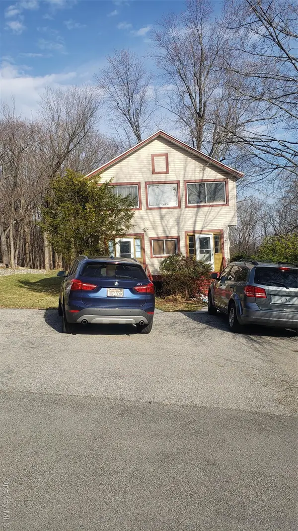 6 Stowe Road, Peekskill, NY 10566