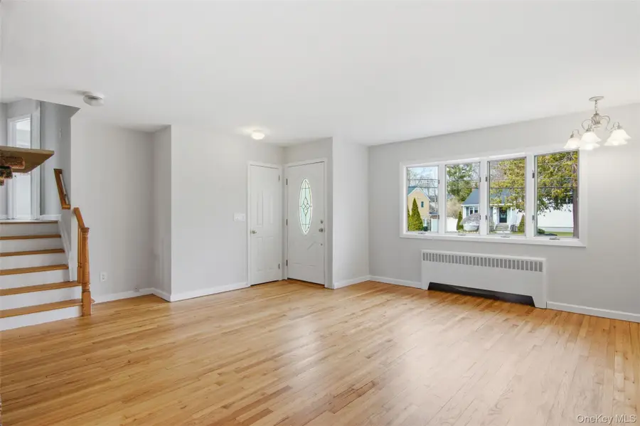 24 Aldrich Street, Huntington Station, NY 11746 - #3