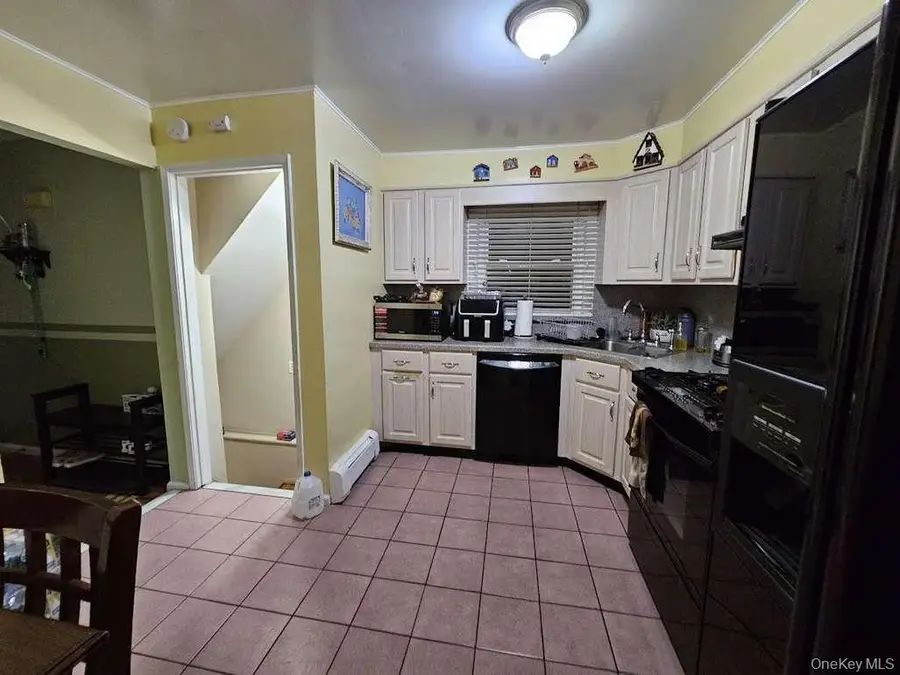 124 Lakeview Avenue, Lynbrook, NY 11563 - #3