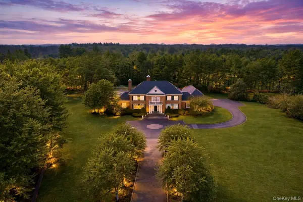 10 Colonial Drive, Upper Brookville, NY 11545