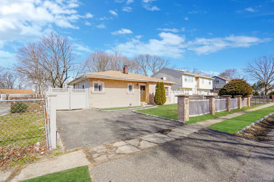 22 Somerset Road N, Amityville, NY 11701 - #3