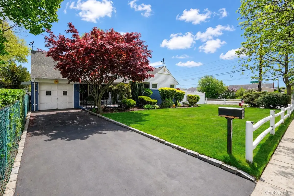 1221 Wantagh Oaks Gate, Wantagh, NY 11793 - #1