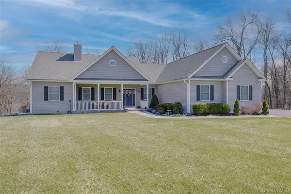 23 Swan Hollow, New Windsor, NY 12553