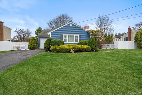 310 Candee Avenue, Sayville, NY 11782