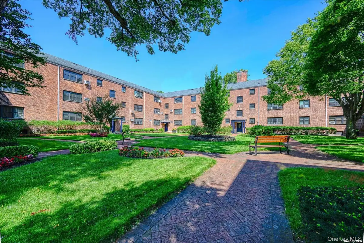 15 Beach Road #3D, Great Neck, NY 11023 - #1