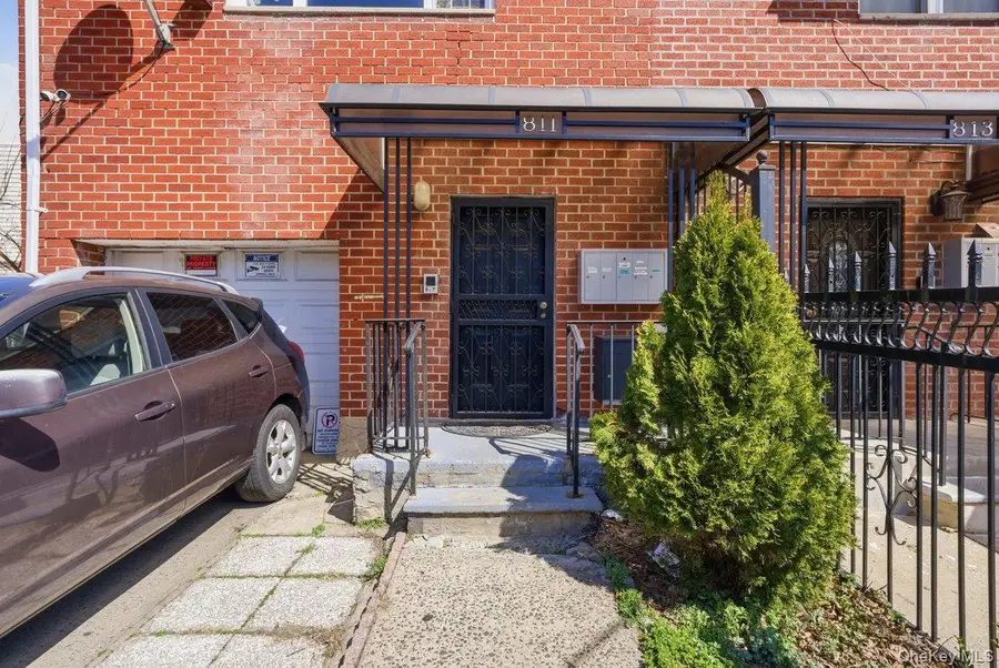 811 E 228th Street, Bronx, NY 10466 - #3
