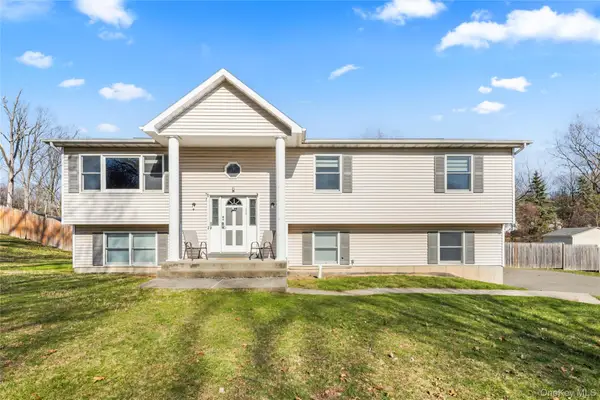 3 Algonquin Circle, Airmont, NY 10952