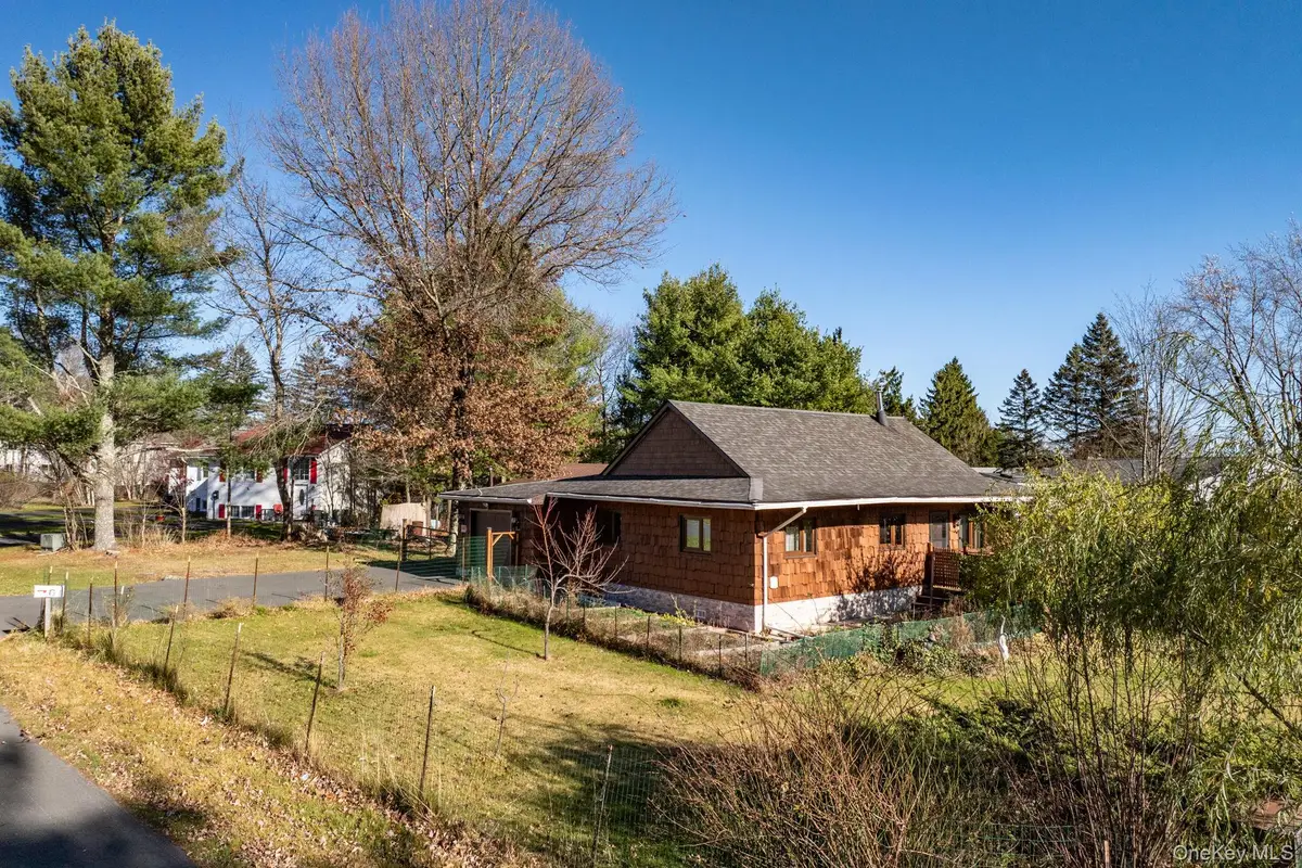 6 Medallion Road, Kiamesha Lake, NY 12751 - #1