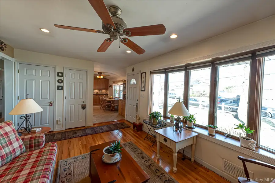 242 W 3rd Street, Deer Park, NY 11729 - #3