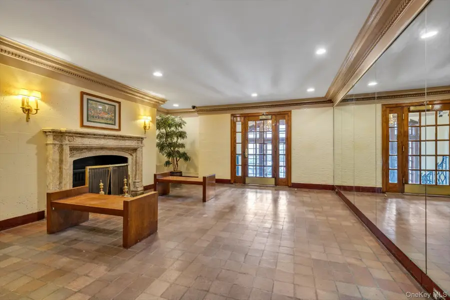 6 Burns Street #318, Forest Hills, NY 11375 - #3