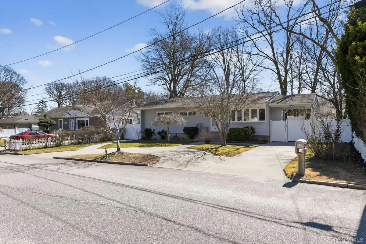 4 Jane Street, Selden, NY 11784 - #1