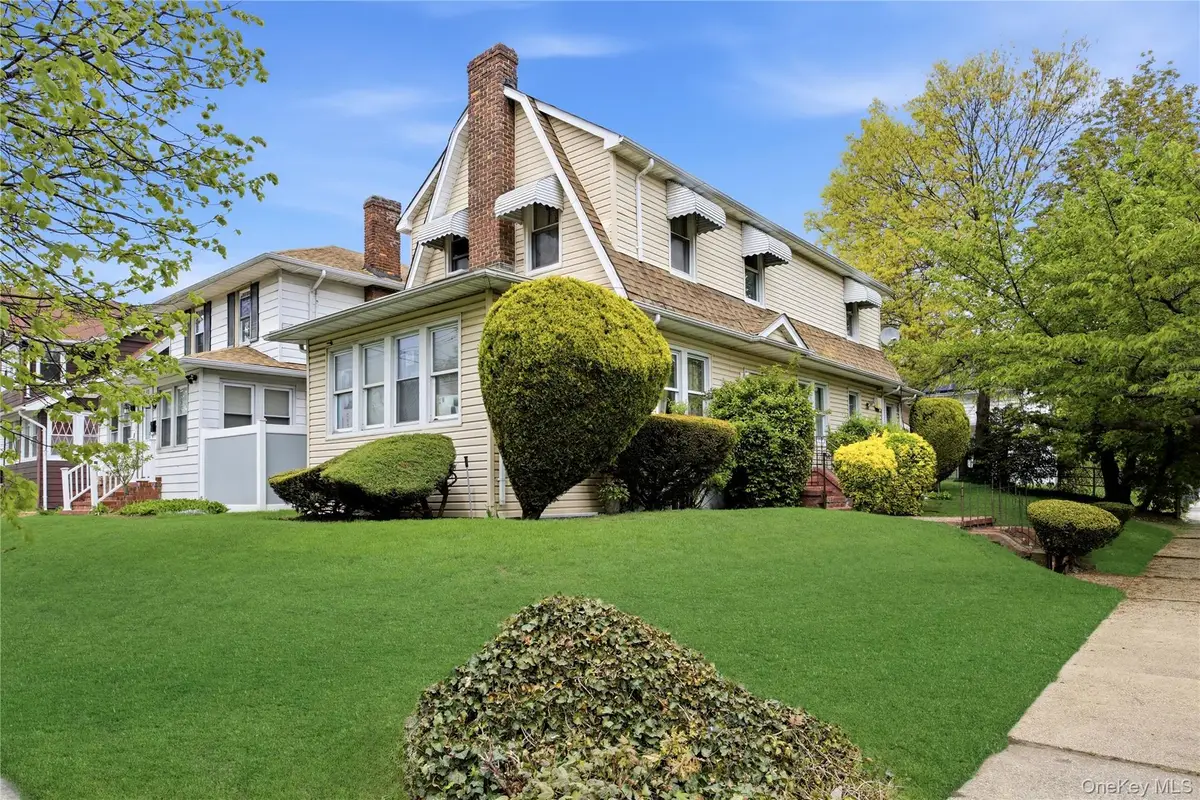 19605 111th Avenue, Saint Albans, NY 11412 - #1