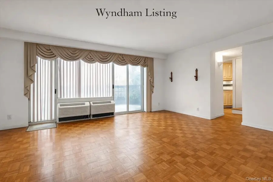 100 Hilton Avenue #M3, Garden City, NY 11530 - #2