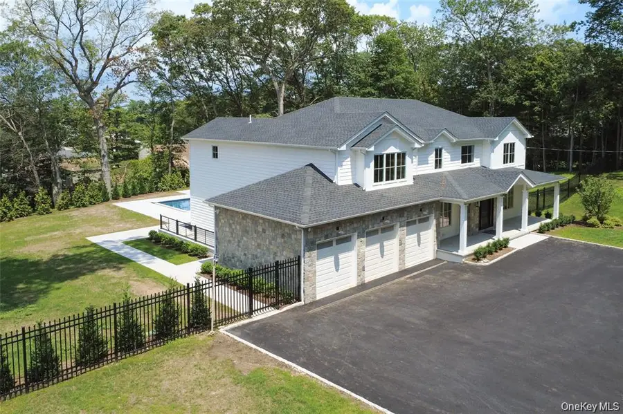32 Pine Road, Syosset, NY 11791 - #3
