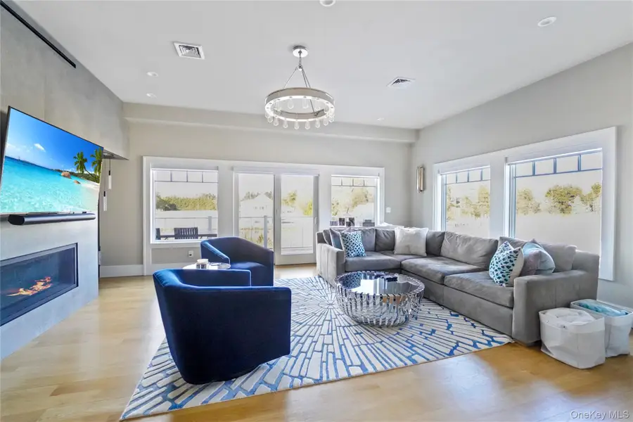 68 Foster Avenue #9, Hampton Bays, NY 11946 - #3