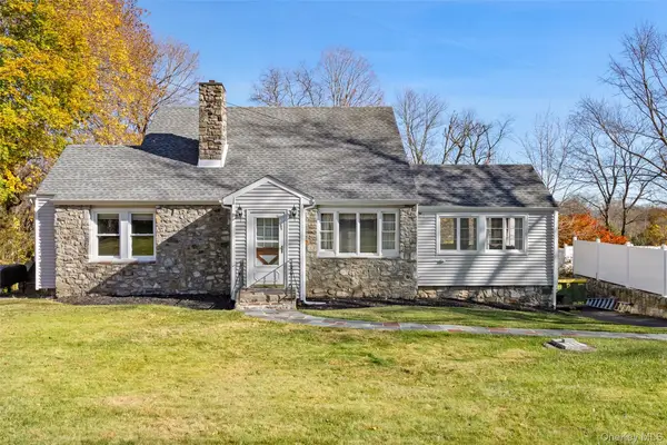 16 Hillside Terrace, Mahopac, NY 10541