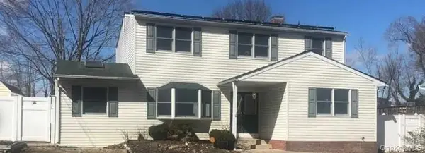 44 S Howells Avenue, Farmingville, NY 11738