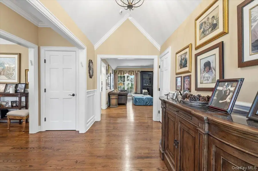 2 Memas Court, Dix Hills, NY 11746 - #3