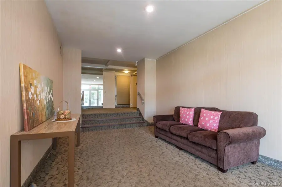 510 Dubois Ave #B1, Valley Stream, NY 11581 - #3