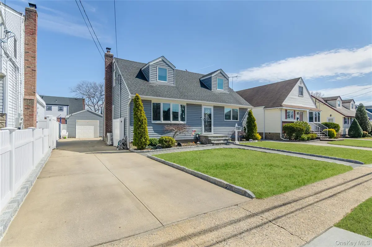 130 Lesoir Avenue, Floral Park, NY 11001 - #1