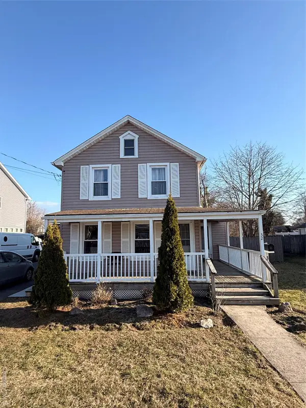 32 Pearl Street, Patchogue, NY 11772