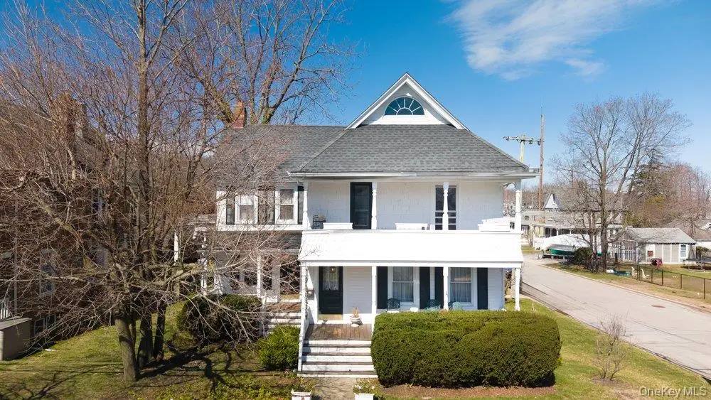 15 Bayside Avenue, Oyster Bay, NY 11771 - #1