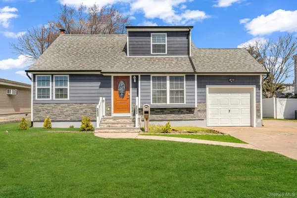 232 30th Street, Lindenhurst, NY 11757