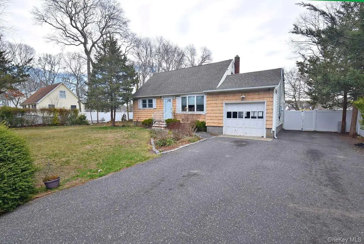 3 Windus Drive, Shirley, NY 11967 - #1