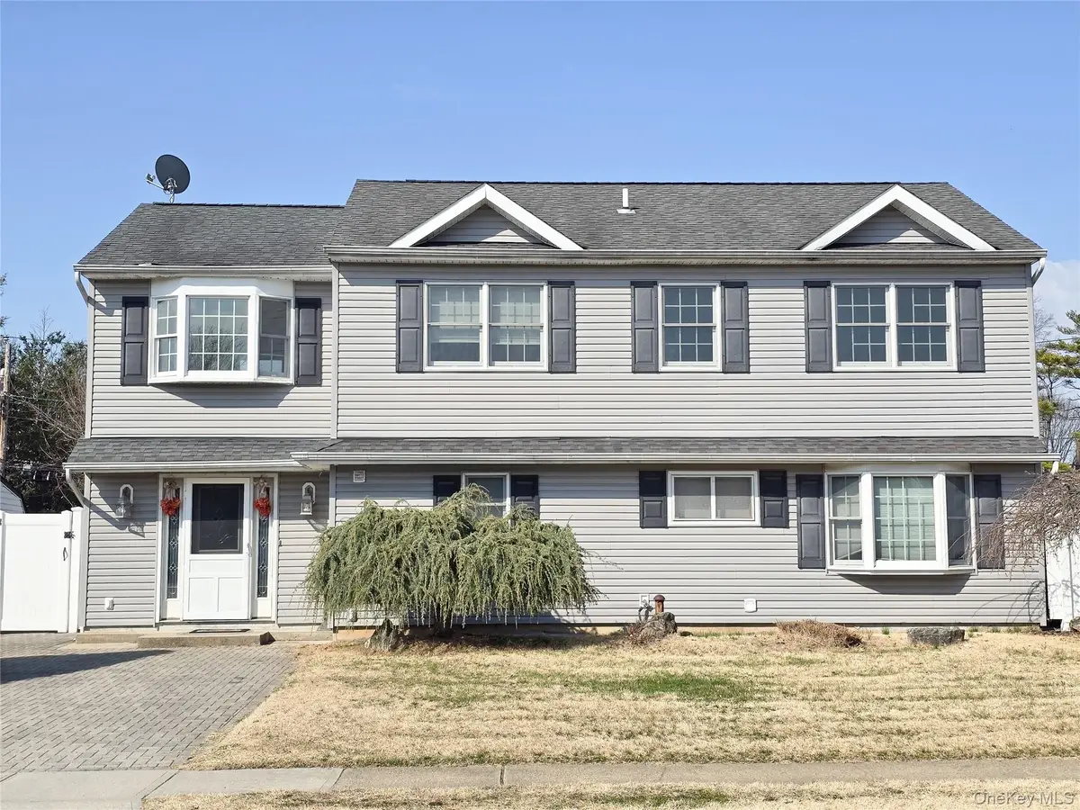 34 Arch Lane, Hicksville, NY 11801 - #1