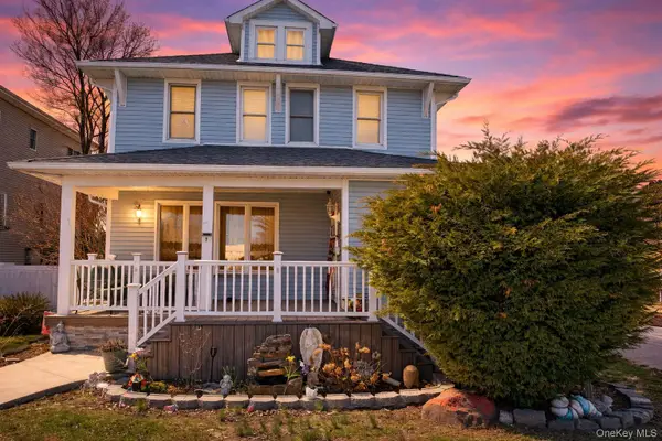 7 Meyer Avenue, Lawrence, NY 11559