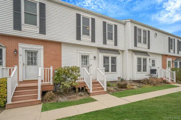 190 Merrick Road #35, Amityville, NY 11701