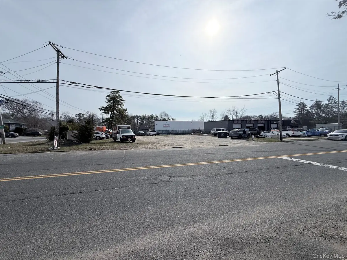 Pond Rd, Ronkonkoma Pond Road, Ronkonkoma, NY 11779 - #1