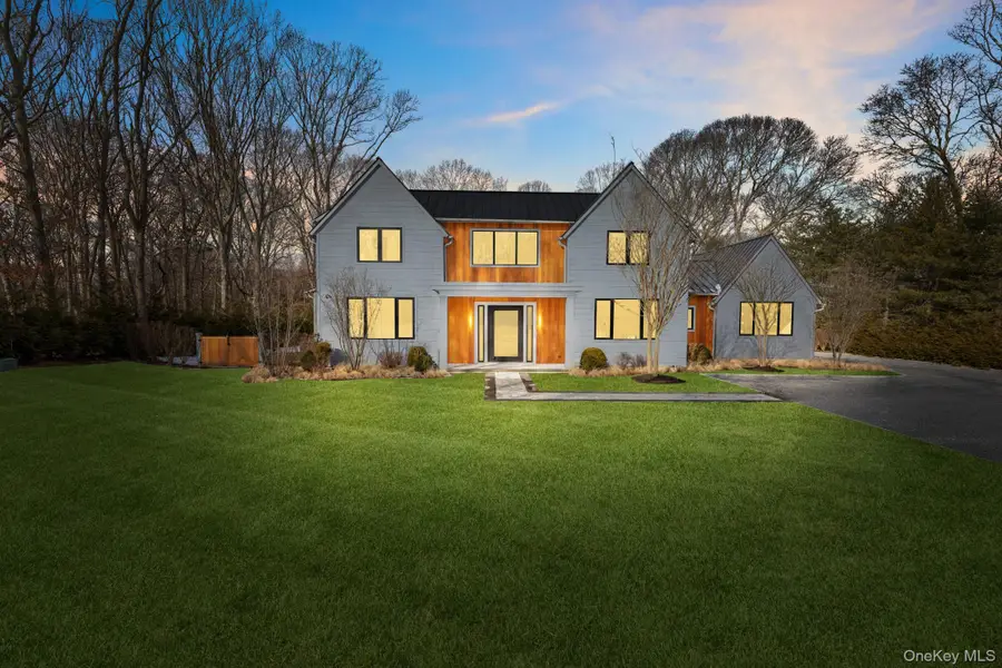 8 Ashwood Court, Southampton, NY 11968 - #2