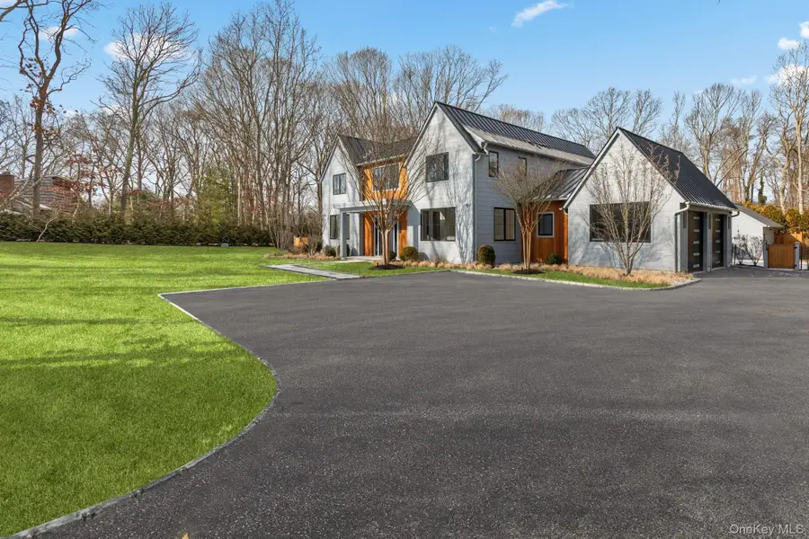 8 Ashwood Court, Southampton, NY 11968 - #3