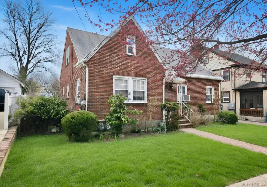 190 Bryant Avenue, Floral Park, NY 11001 - #3