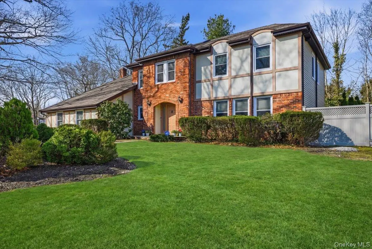 10 Weatherstone Way, Smithtown, NY 11787 - #1