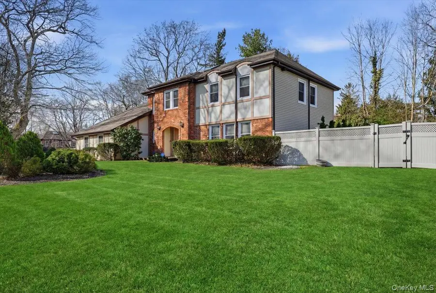 10 Weatherstone Way, Smithtown, NY 11787 - #3