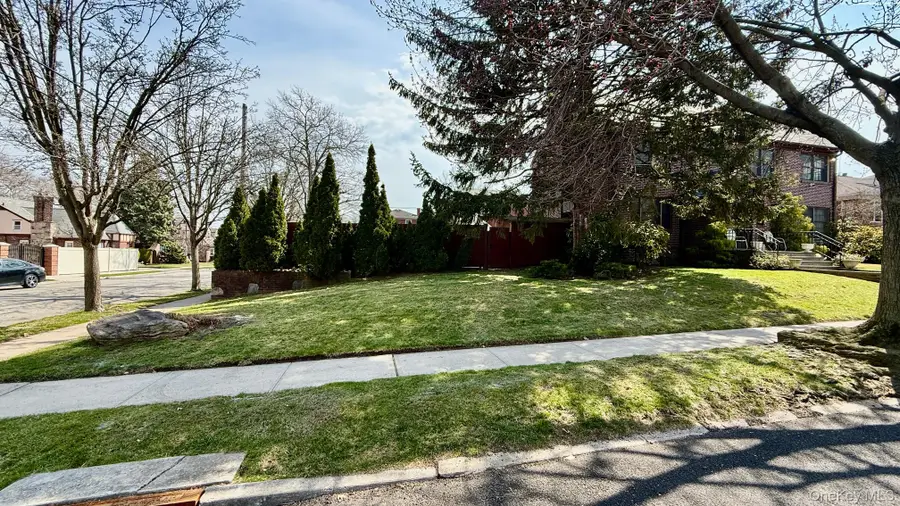 2807 157th Street, Flushing, NY 11354 - #2